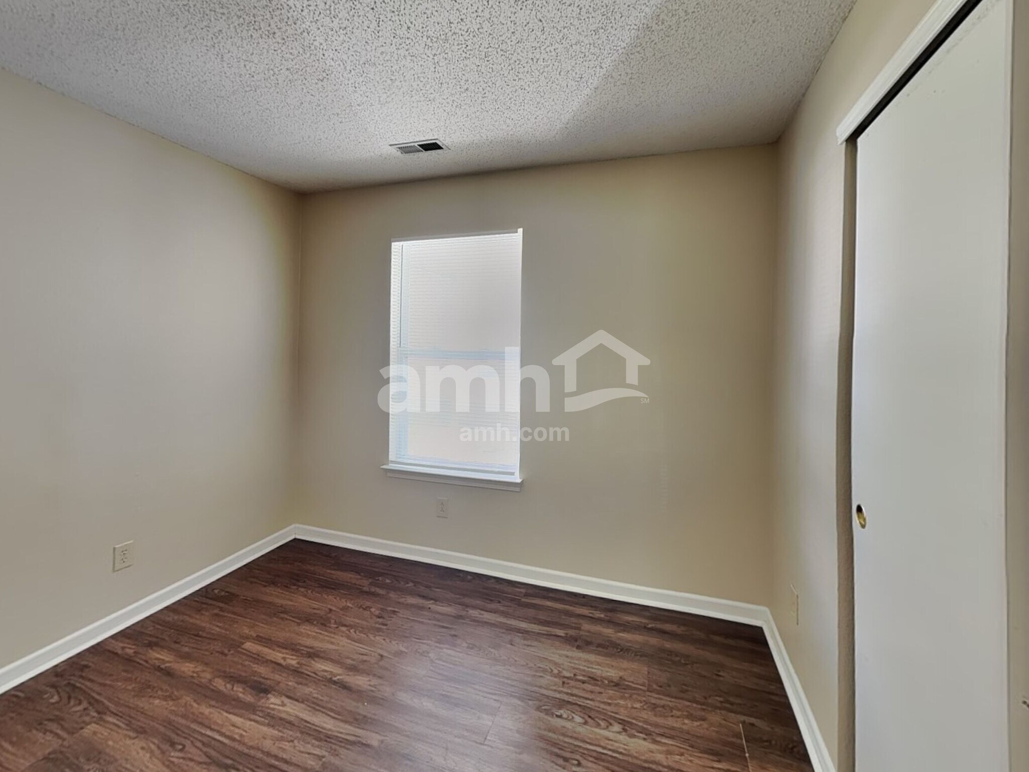 Building Photo - 2092 Meadowlark Ln