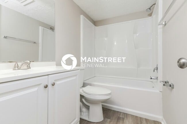 Building Photo - 3 Bedroom Pet-Friendly Home in Snellville, GA with Main Street Renewal