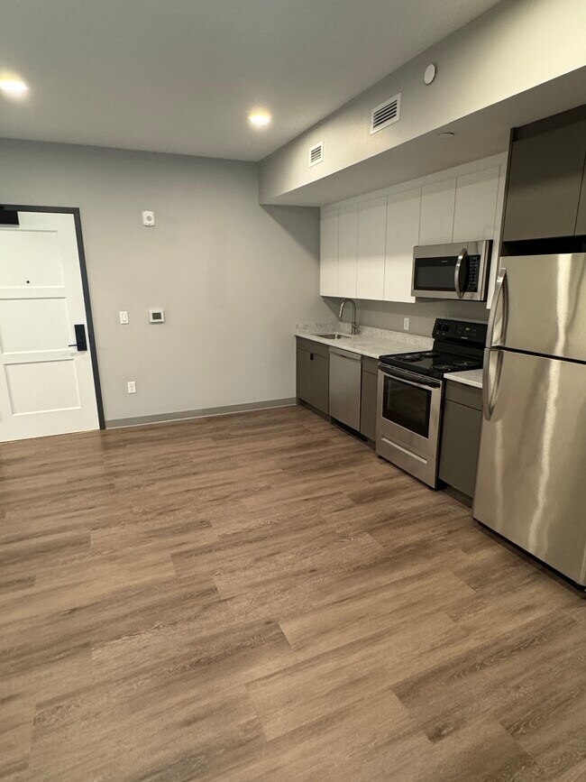 Building Photo - 100 Hemenway St