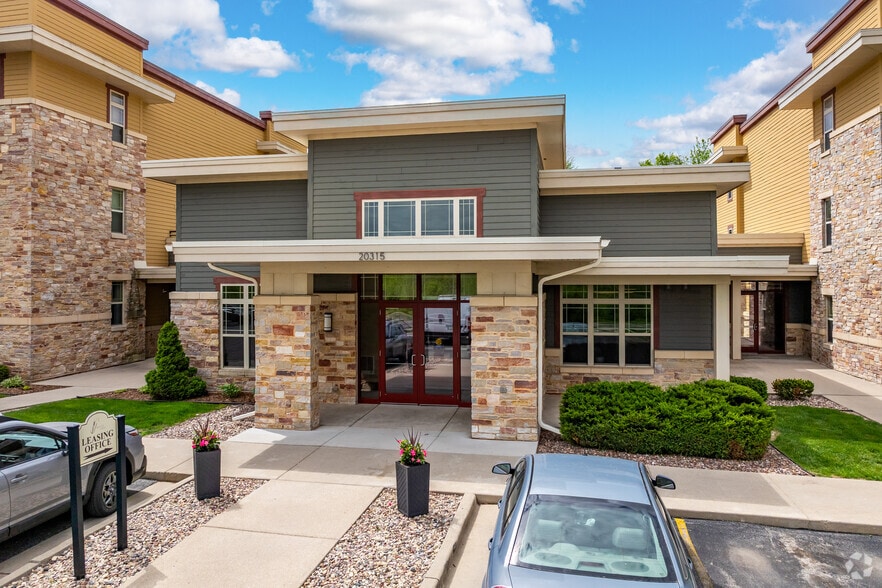 Entry - Sutter Creek Apartments