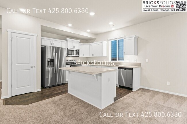 Building Photo - 4237 Pronghorn Pl