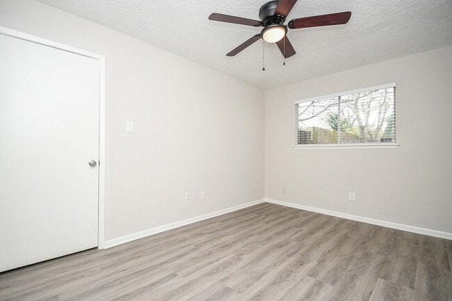 Building Photo - 15315 Cedar Ridge Dr