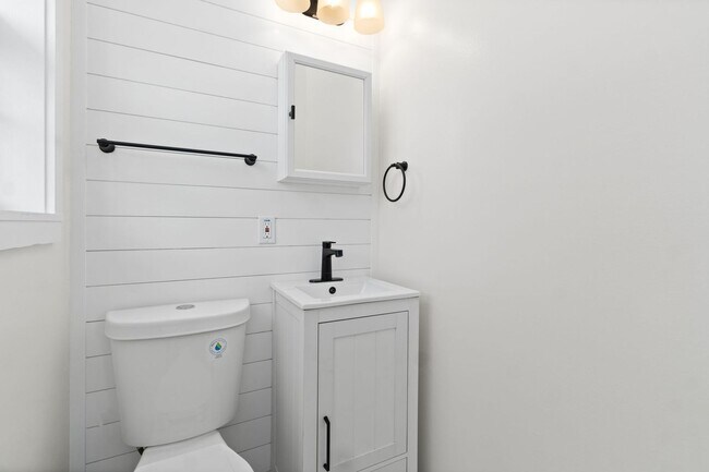 Building Photo - Pet Friendly Renovated Three Bedroom with Basement!