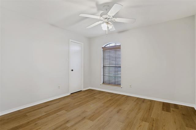 Building Photo - 1617 Century Oaks Dr