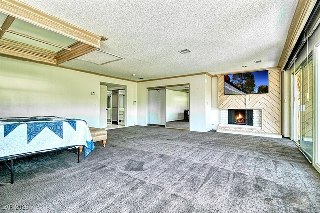 Building Photo - 940 Vegas Valley Dr