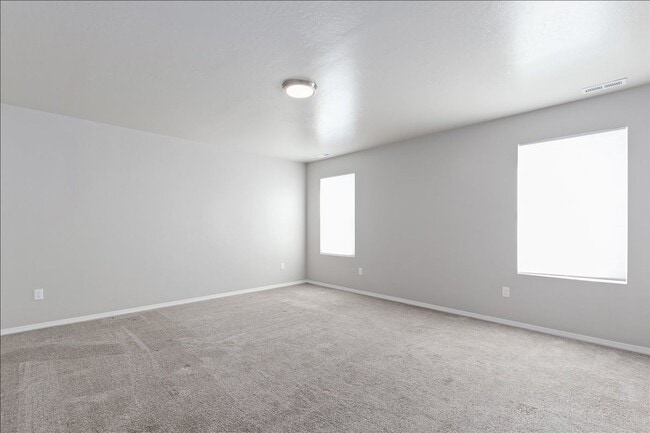 Building Photo - 2044 Kodiak St