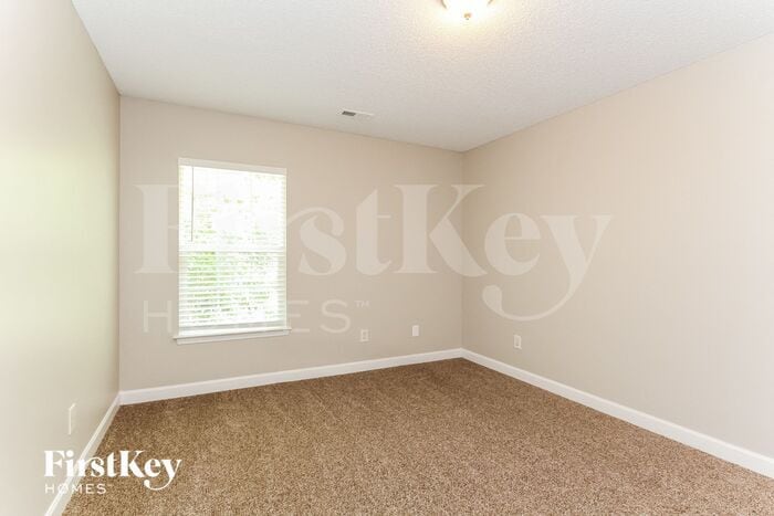 Building Photo - 2217 Thorn Crest Dr