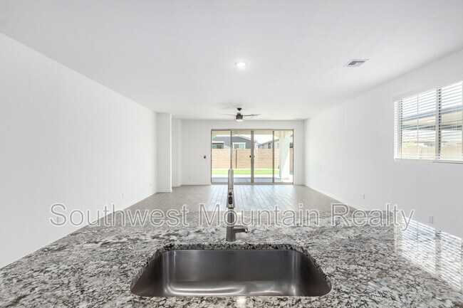 Building Photo - 22862 E Bonanza Way