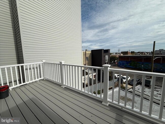 Building Photo - 2421 Frankford Ave