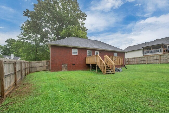 Building Photo - 2029 Sunday Silence Dr