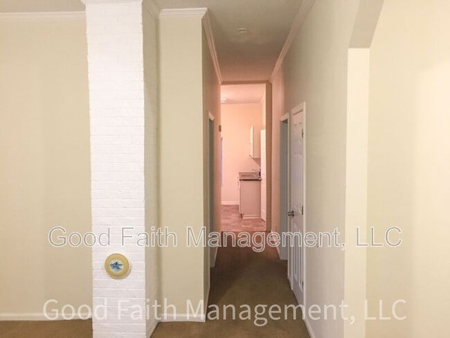 Building Photo - 313 W 11th St