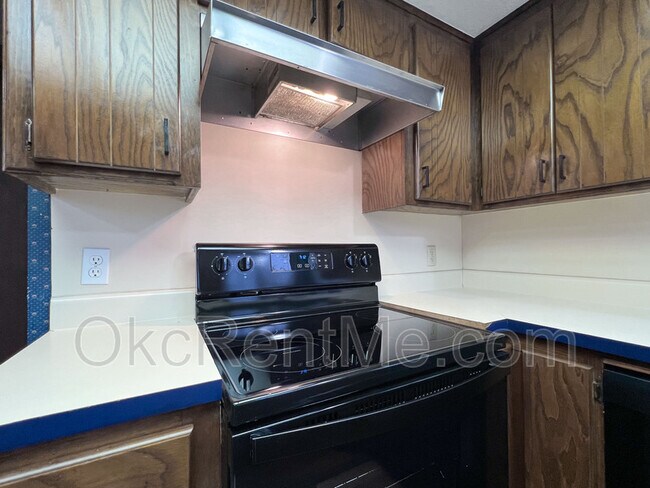 Building Photo - 6801 Chisholm Ct