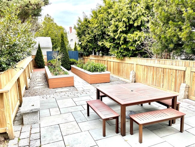 Building Photo - 36 Orchard St