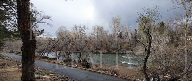 Building Photo - Beautifully remodeled huge 2 bedroom 2 bath with large balcony on the river!