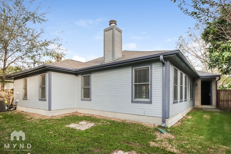 Building Photo - 598 Orangewood Dr