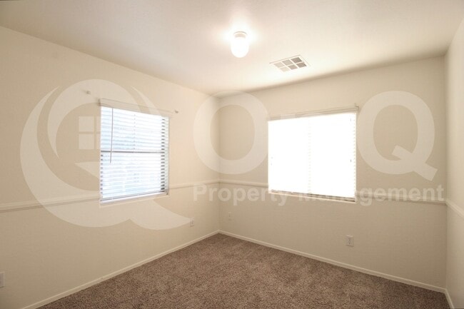 Building Photo - 3834 E Santa Fe Ln
