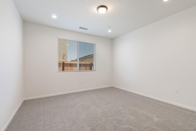 Building Photo - New Tesoro Viejo home with 3 bedrooms, 3 b...