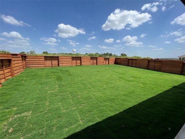 Building Photo - 330 Rioja