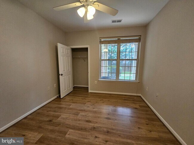 Building Photo - 6491 Cheyenne Dr