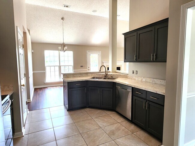 Building Photo - Richmond Place Subdivision