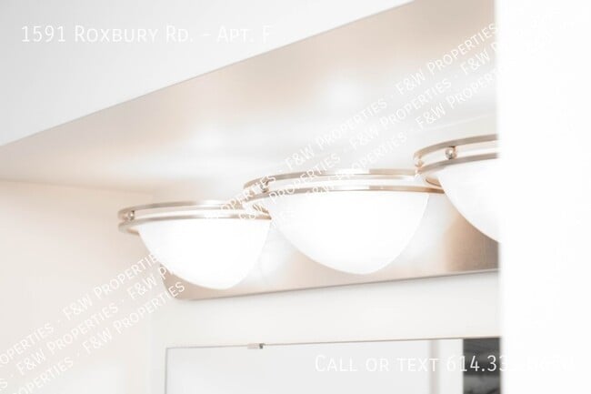 Building Photo - 1591 Roxbury Rd