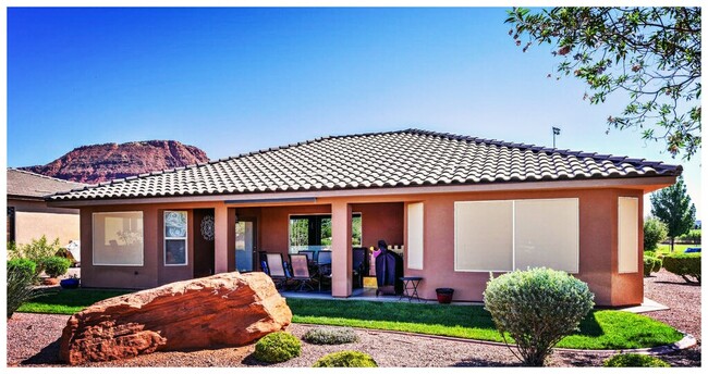 Building Photo - 328 S 300 W