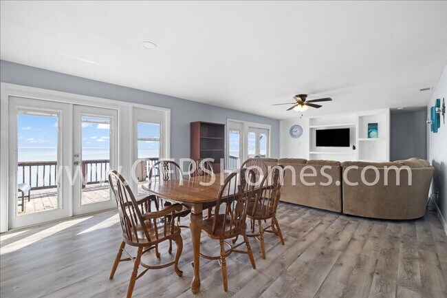 Building Photo - Stunning 4-Bedroom, 3-Bath Waterfront Home in Choctaw Beach – 140ft of Bayfront Bliss!