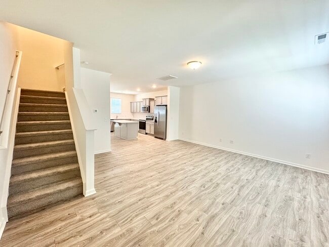 Building Photo - 3BD/2.5 bath townhome minutes from I- 85 and historic downtown -FREE MONTH RENT MOVE IN SPECIAL