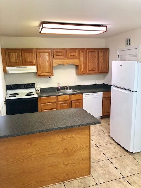 Building Photo - PRICE DROPBeautiful 3 Bedroom 1.5 Bath Home n