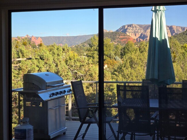 Building Photo - 2269RR-Upper Level