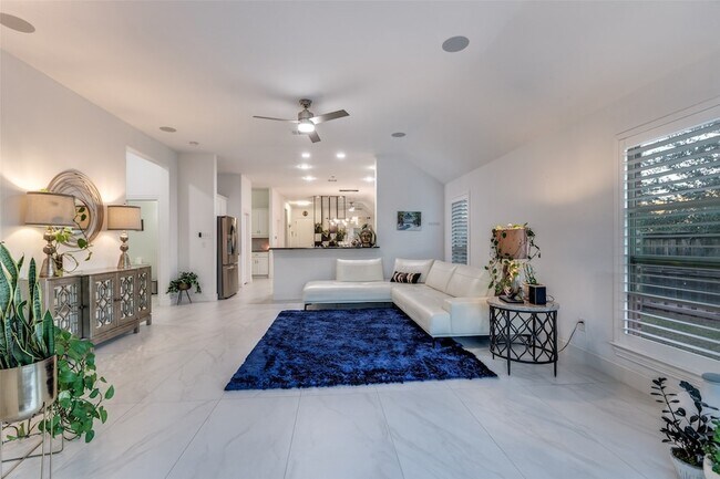 Building Photo - 10501 Old Dawson Ct