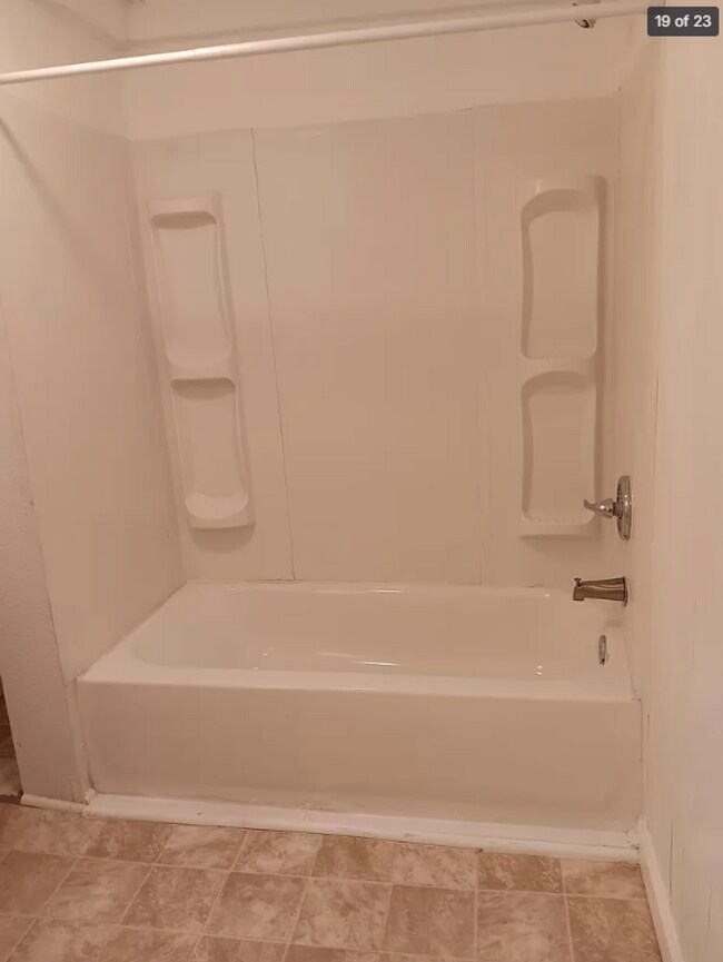 Building Photo - 4 Bedroom Home in the heart of Springfield