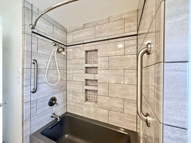 Building Photo - Gorgeous 3BD, 2.5BA North Raleigh Home on a Large Lot with a 2-Car Detached Garage in a Prime Loc...