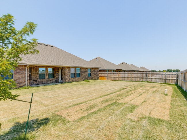 Building Photo - 4505 Black Mesa Ln
