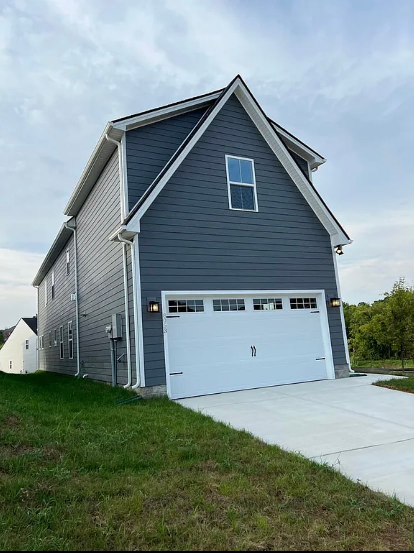 Building Photo - 8053 Warbler Way
