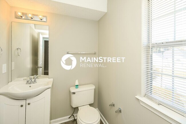 Building Photo - 3 Bedroom Pet-Friendly Home in College Park, GA with Main Street Renewal