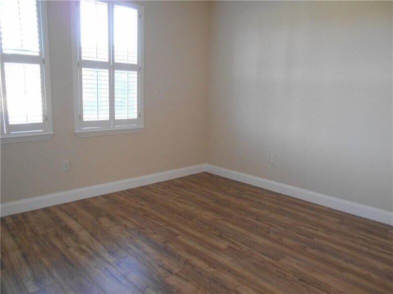 Building Photo - 2058 Alta Meadows Ln