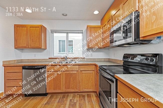 Building Photo - 1133 N 94th St