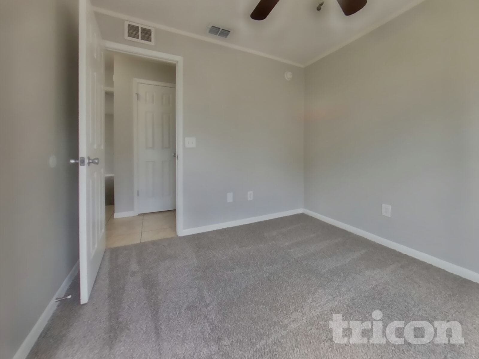 Building Photo - 802 Gullberry Ln