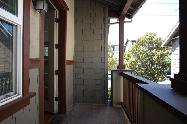 Building Photo - NOW AVAILABLE- NEW PRICE! Spacious 3-Bed, ...