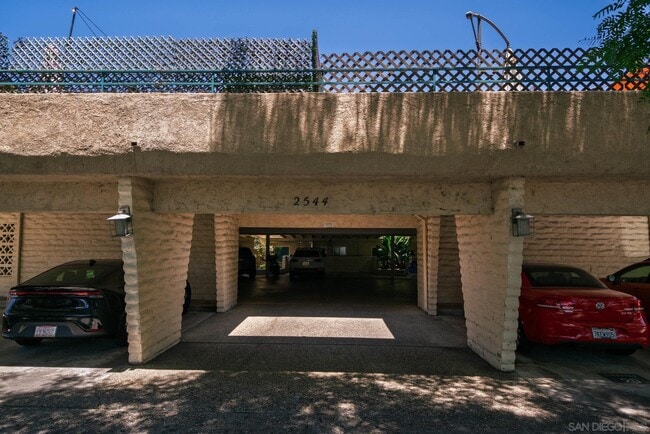 Building Photo - 2544 Navarra Dr