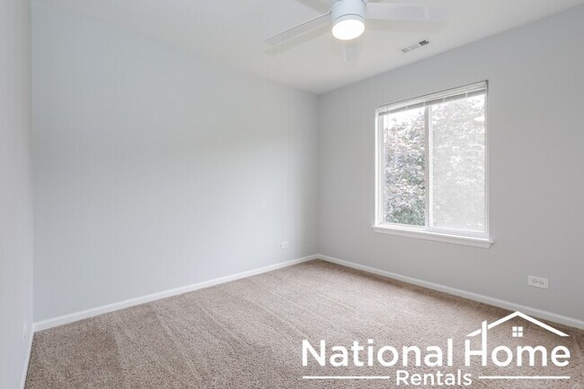 Building Photo - Gorgeous Home in Plano, Illinois!