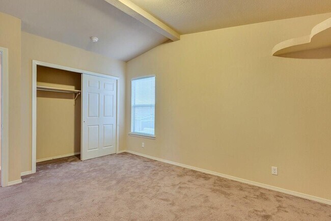 Building Photo - 3925 Hueco Valley Dr
