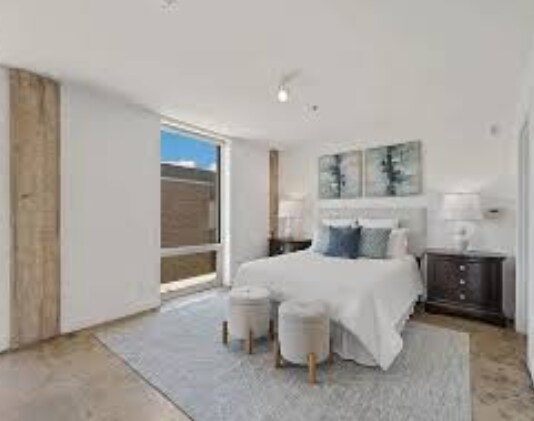 Building Photo - 1115 S Alamo St