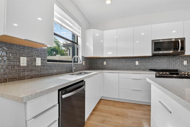 Building Photo - 7176 Sandgrace Ln