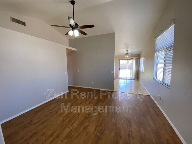 Building Photo - 30351 Maple Chase Dr