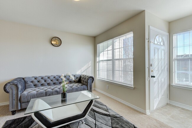 Building Photo - Two Bedroom, Two Bathroom Townhome near La...