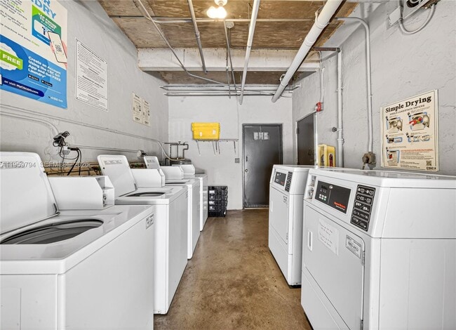 Building Photo - 900 SW 84th Ave