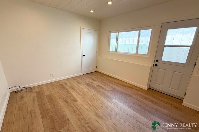 Building Photo - Recently Remodeled 3 Bedroom Corner Home i...