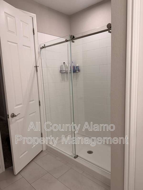 Building Photo - 420 Chaste Tree Dr